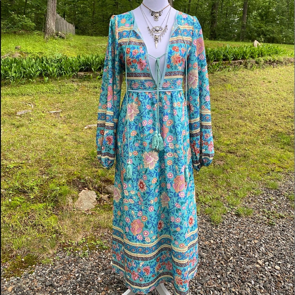 Super cute bohemian dress, very lightweight